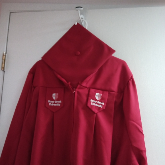 Stony Brook Graduation Masters Cap and Gown - Picture 3 of 3